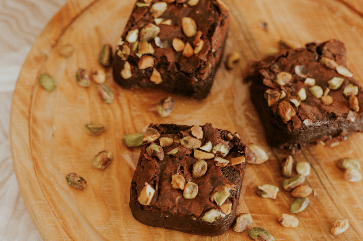 ilustrasi pistachio brownies