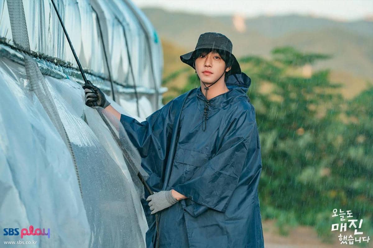 Still cut drama Sold Out On You