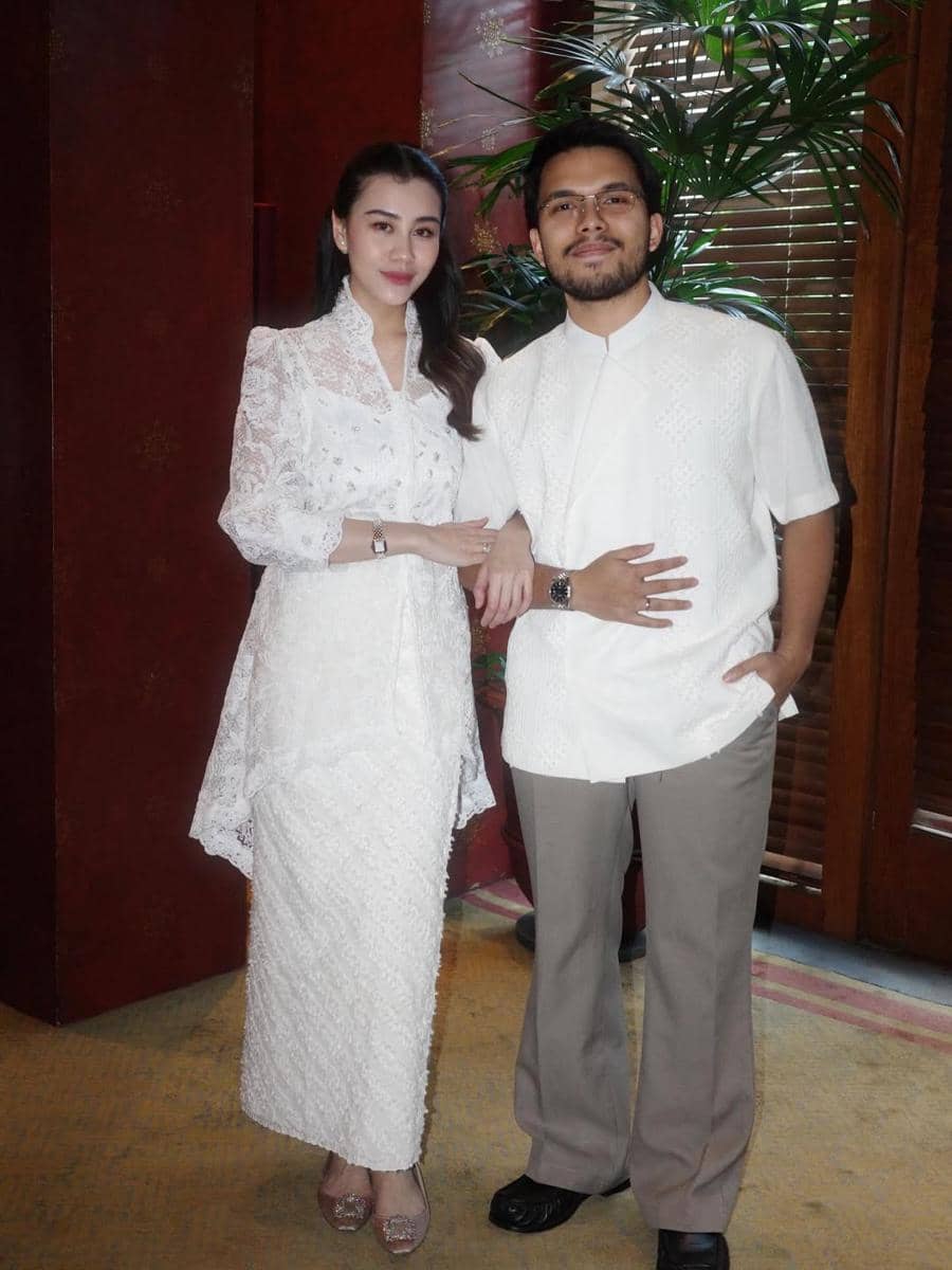 Aaliyah Massaid di acara pengajian jelang pernikahan El Rumi