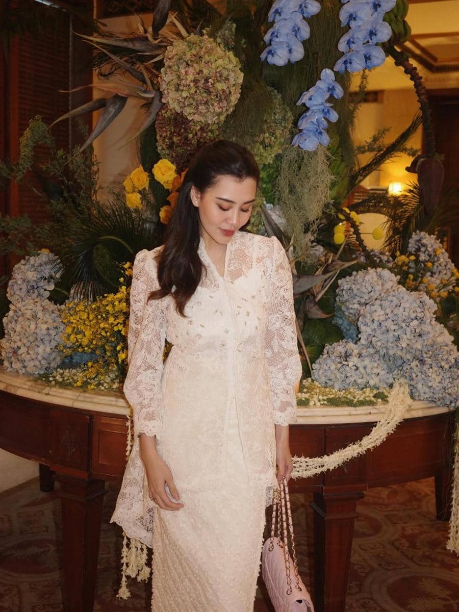 Aaliyah Massaid di acara pengajian jelang pernikahan El Rumi