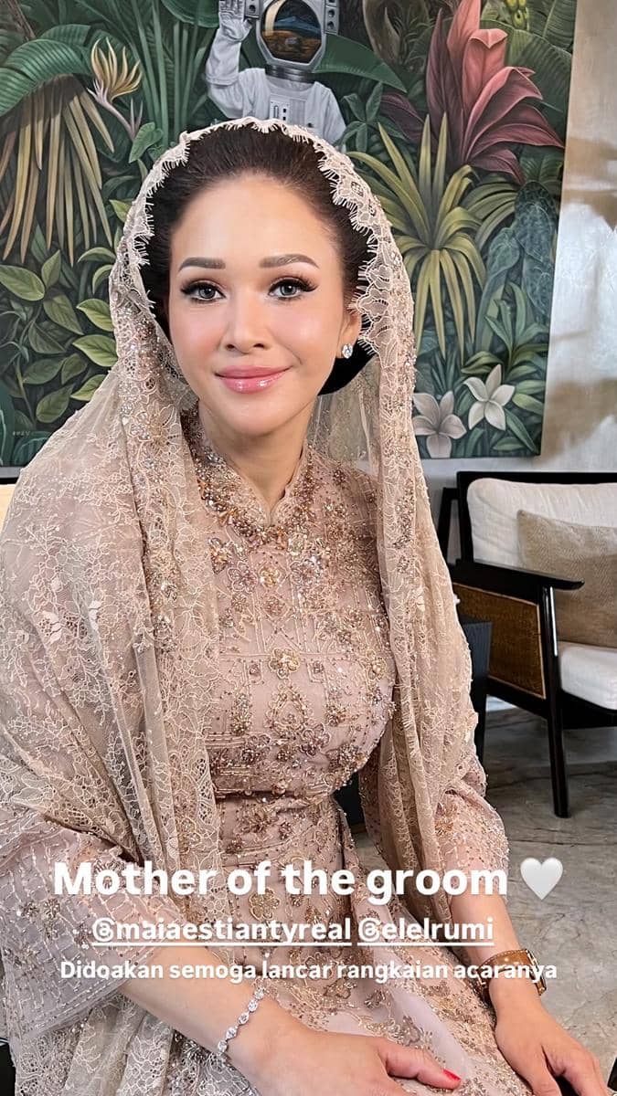 Makeup Maia Estianty.