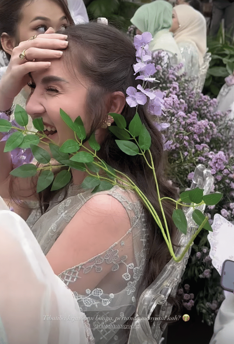 potret artis di siraman Syifa Hadju