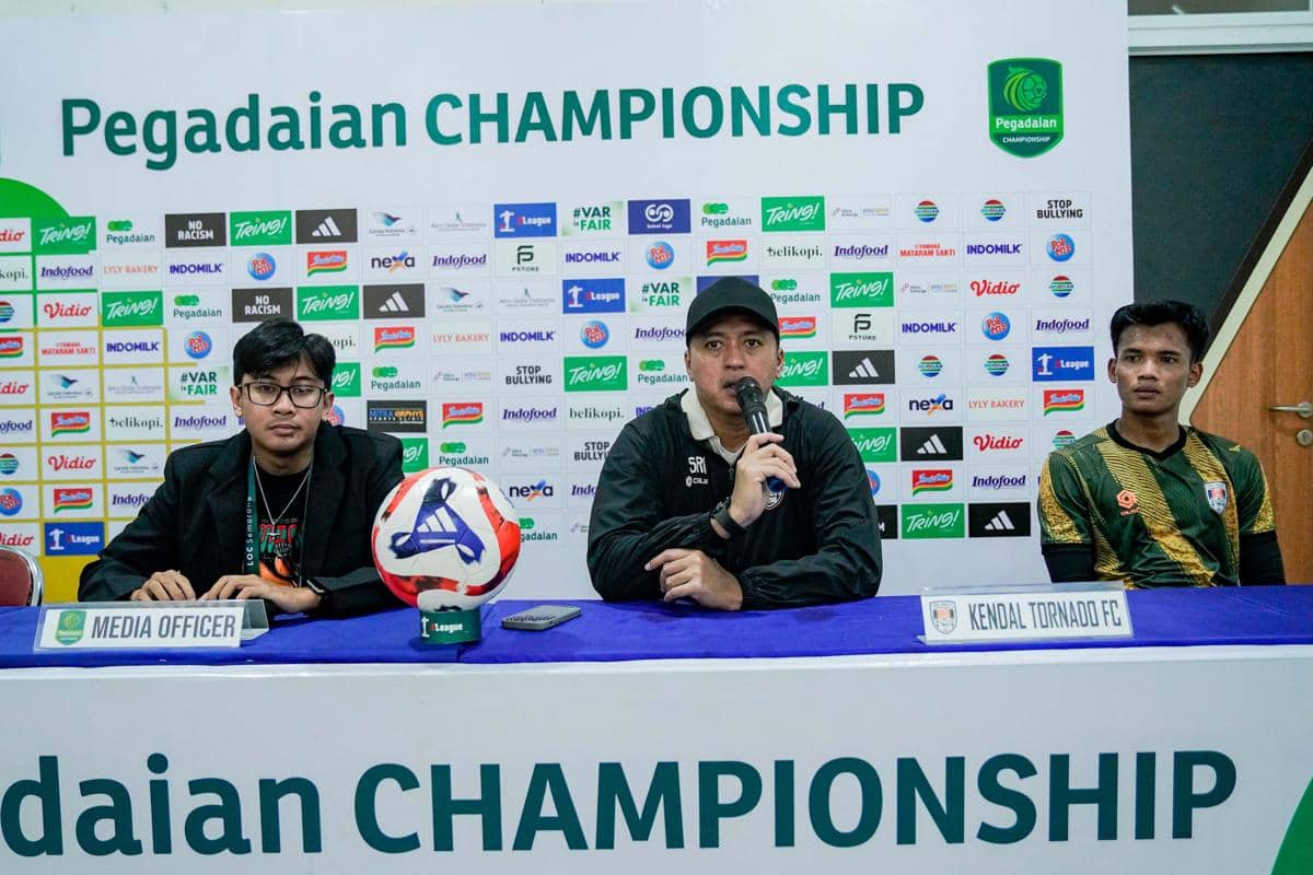 Pelatih Kendal Tornado FC, Stefan Keeltjes