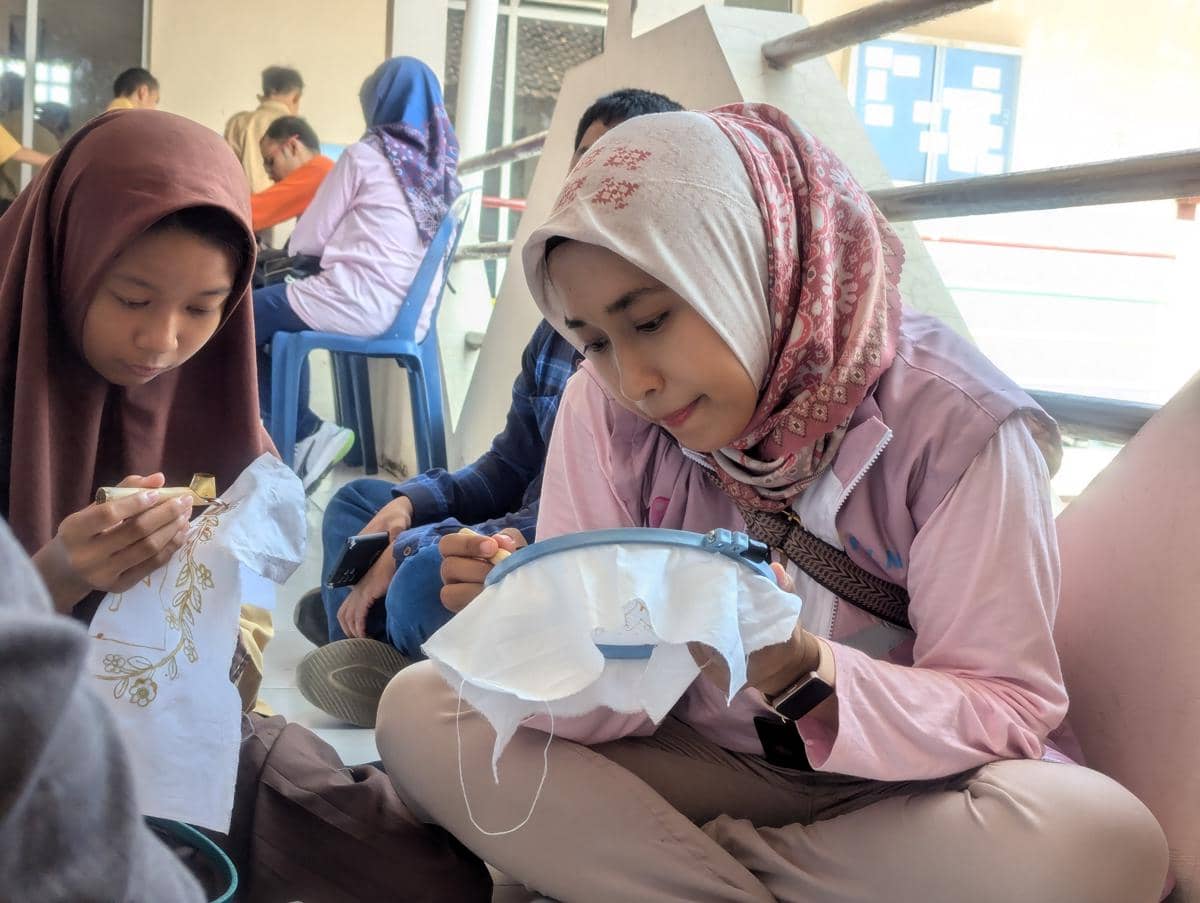 Srikandi PLN Beri Nyala Kehidupan ke Sesama Perempuan di Jateng