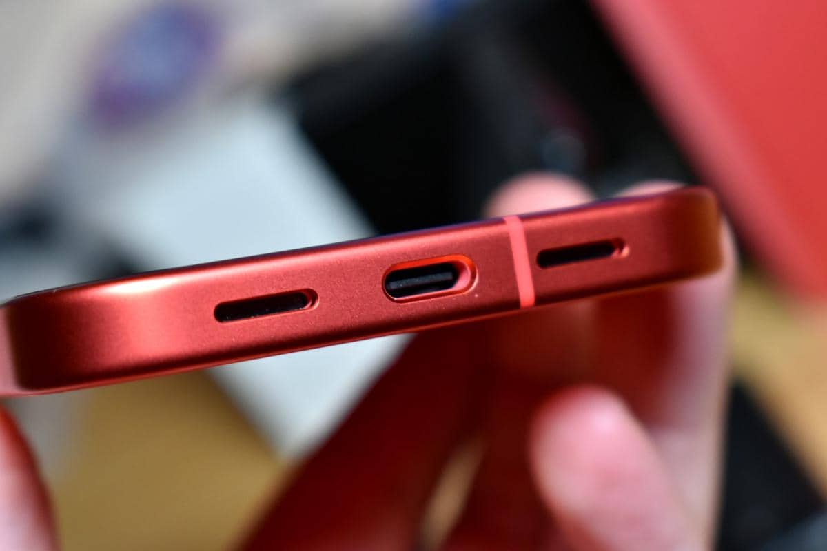 5 Port Pengisian Daya Paling Aneh Sebelum Port USB-C