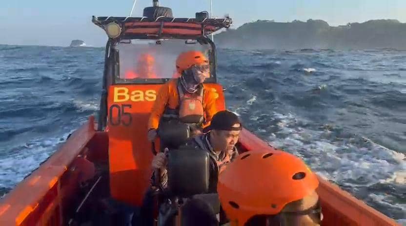 Asyik Mancing, Petani di Nusa Penida Terseret Ombak di Pantai Kelingking