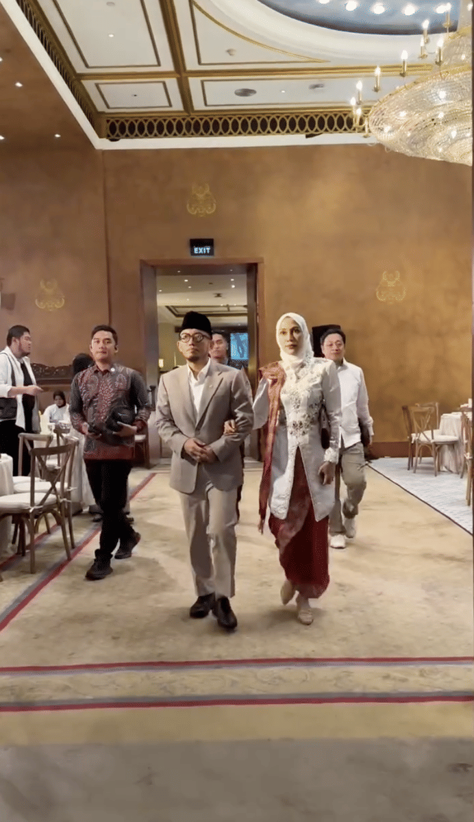 Gaya tamu El, Dahnil Anzar Simanjuntak 