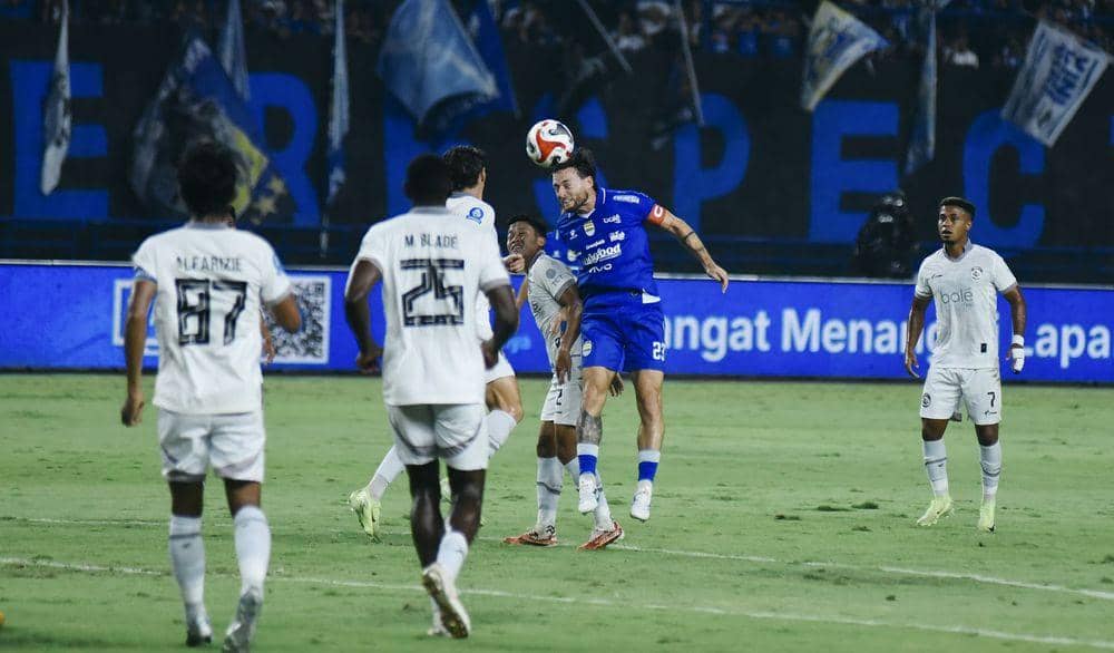 Arema Sukses Hentikan Catatan Kemenangan Persib di GBLA