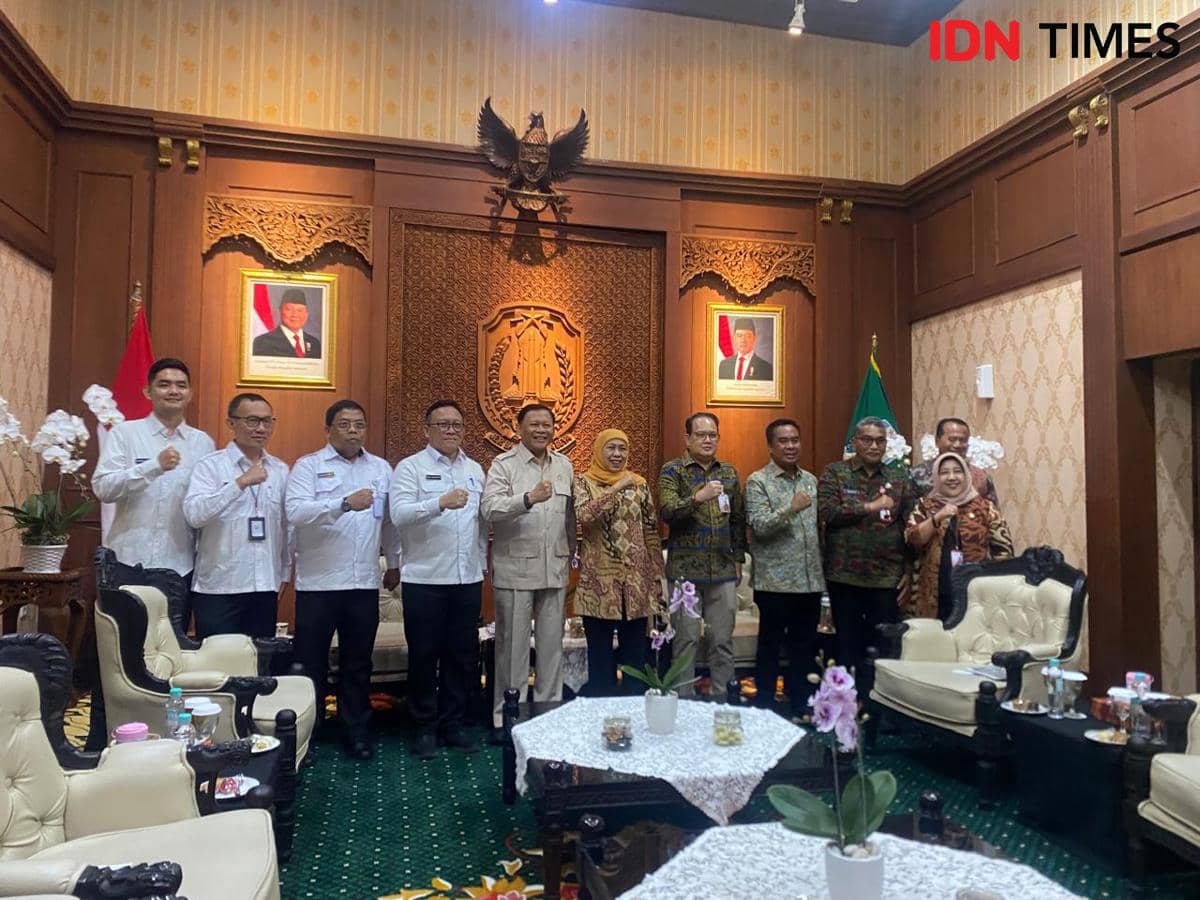 Wamen KKP Ketemu Khofifah Bahas Giant Sea Wall Sampai Jatim 