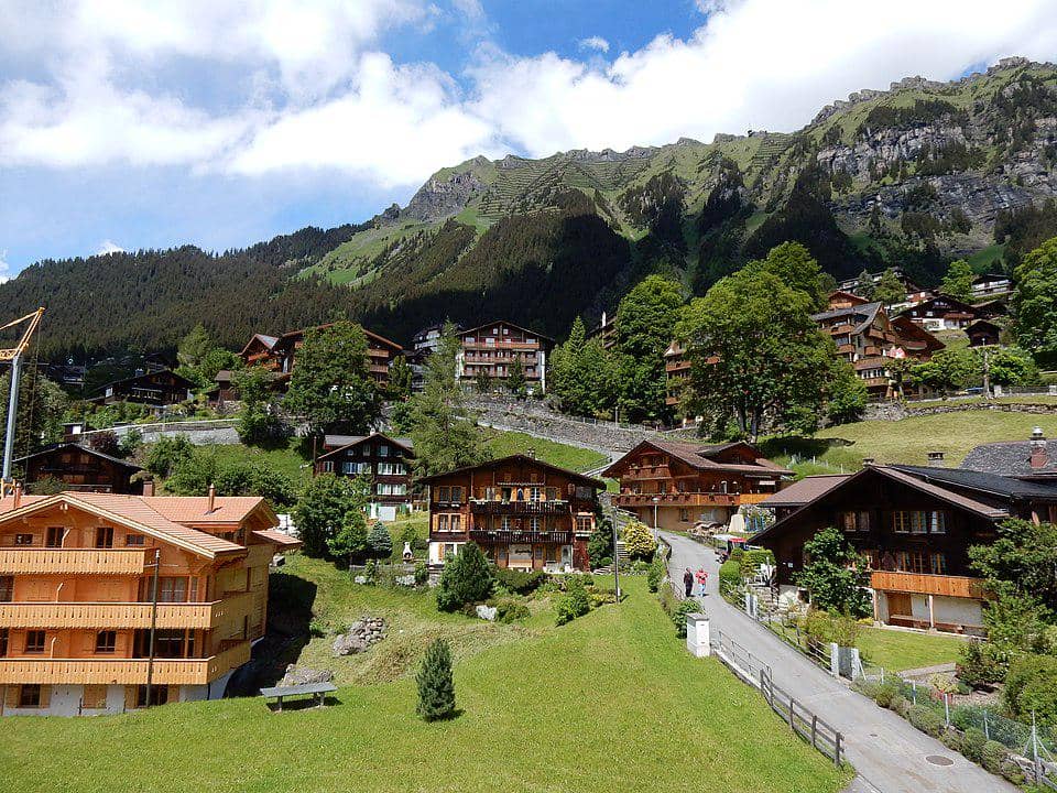 Desa Wengen di Swiss