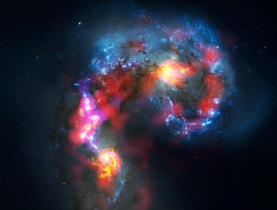 potret komposit galaksi Antena