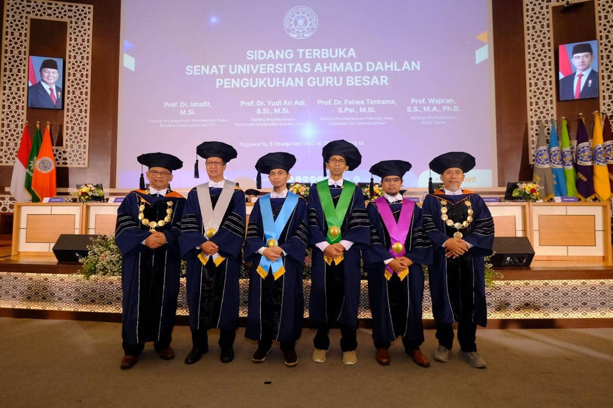 Pengukuhan Guru Besar UAD di Amphitarium Gedung Utama Kampus IV UAD, Sabtu (25/4/2026). (Dok. Istimewa))