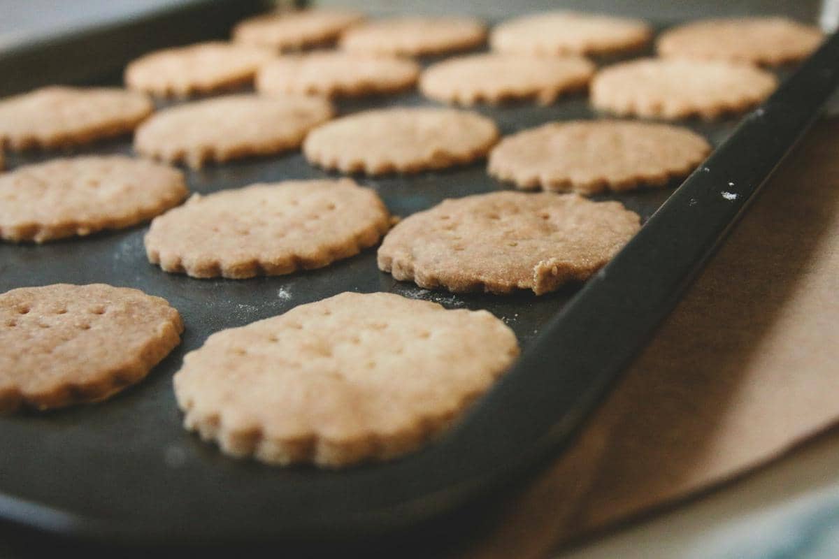 ilustrasi membuat shortbread cookies