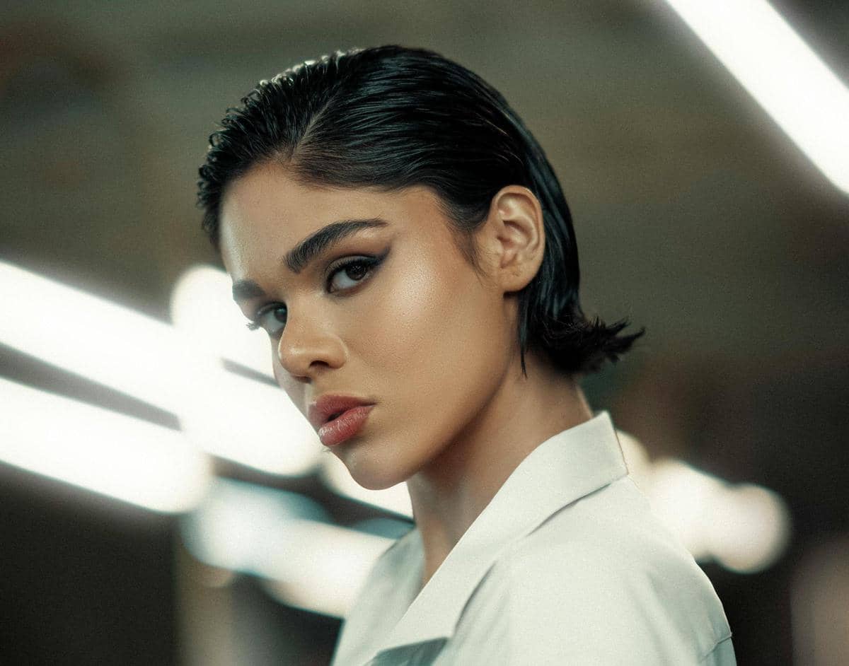 Tren “Helmet Hair”, Solusi Stylish untuk Rambut Pendek Tanpa Ikat