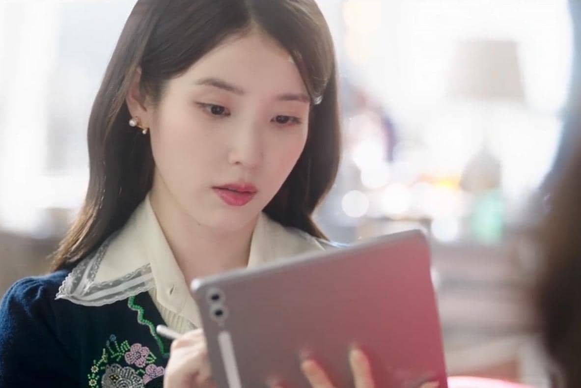 Seong Hui Ju (IU) dalam drakor Perfect Crown 