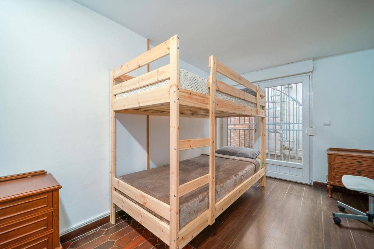 Ilustrasi Kos Putri Harmoni Ketintang dekat kampus.