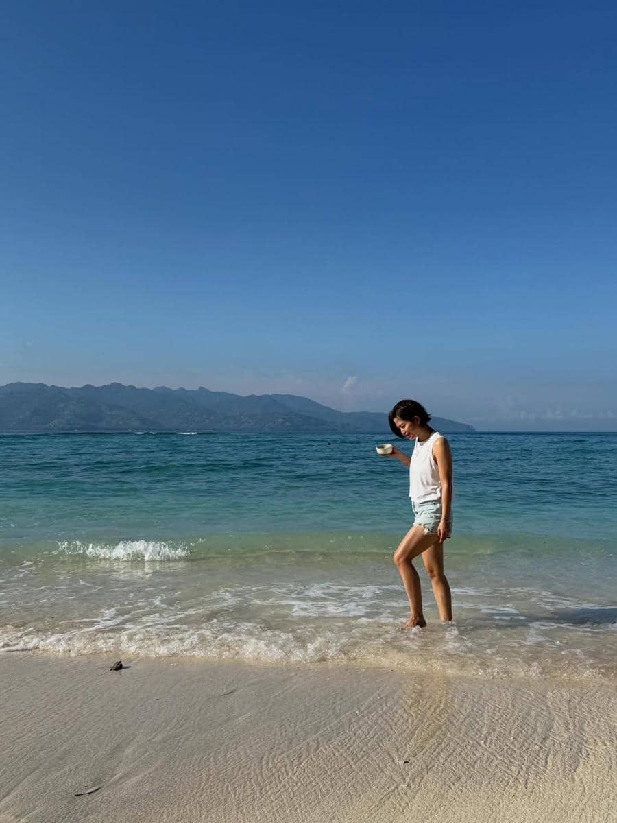 Farida Nurhan menikmati liburan di Gili Trawangan