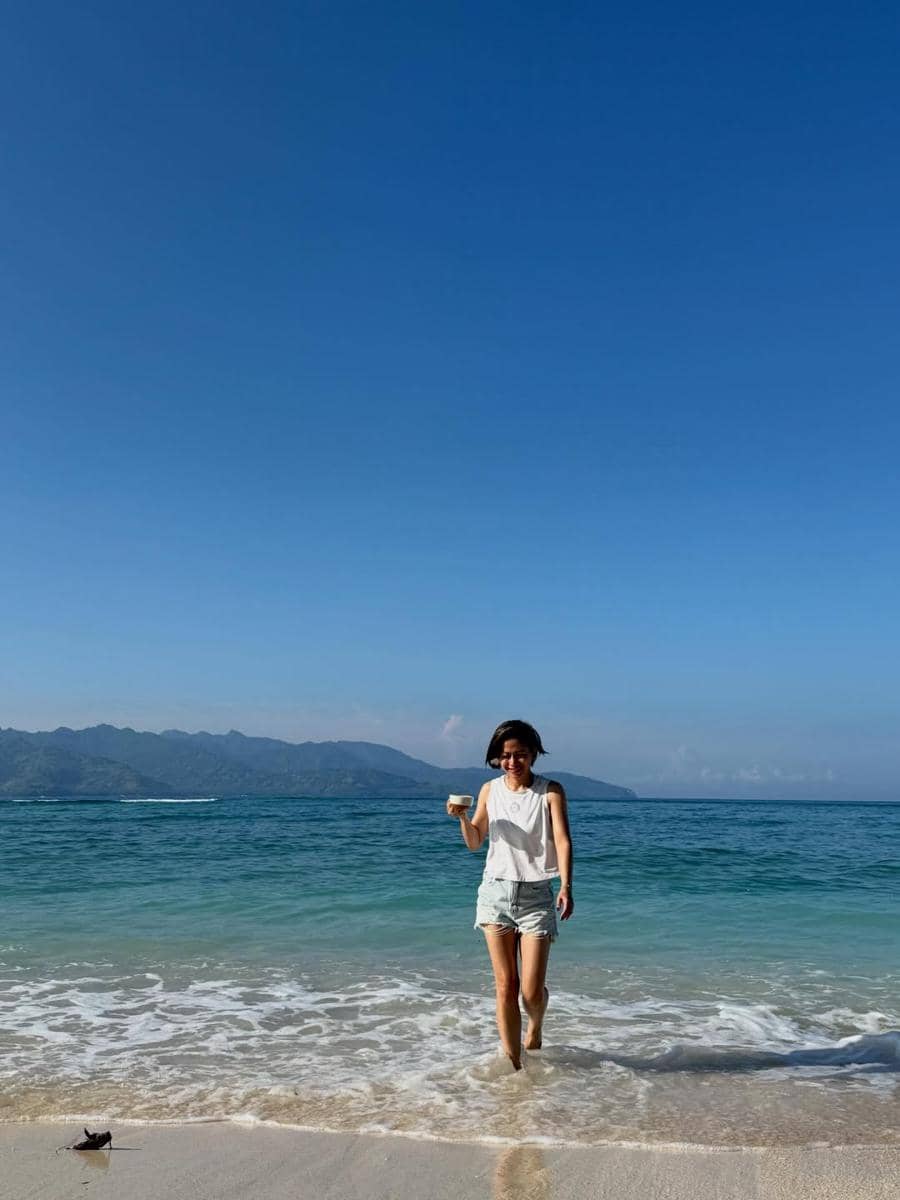 Farida Nurhan menikmati liburan di Gili Trawangan