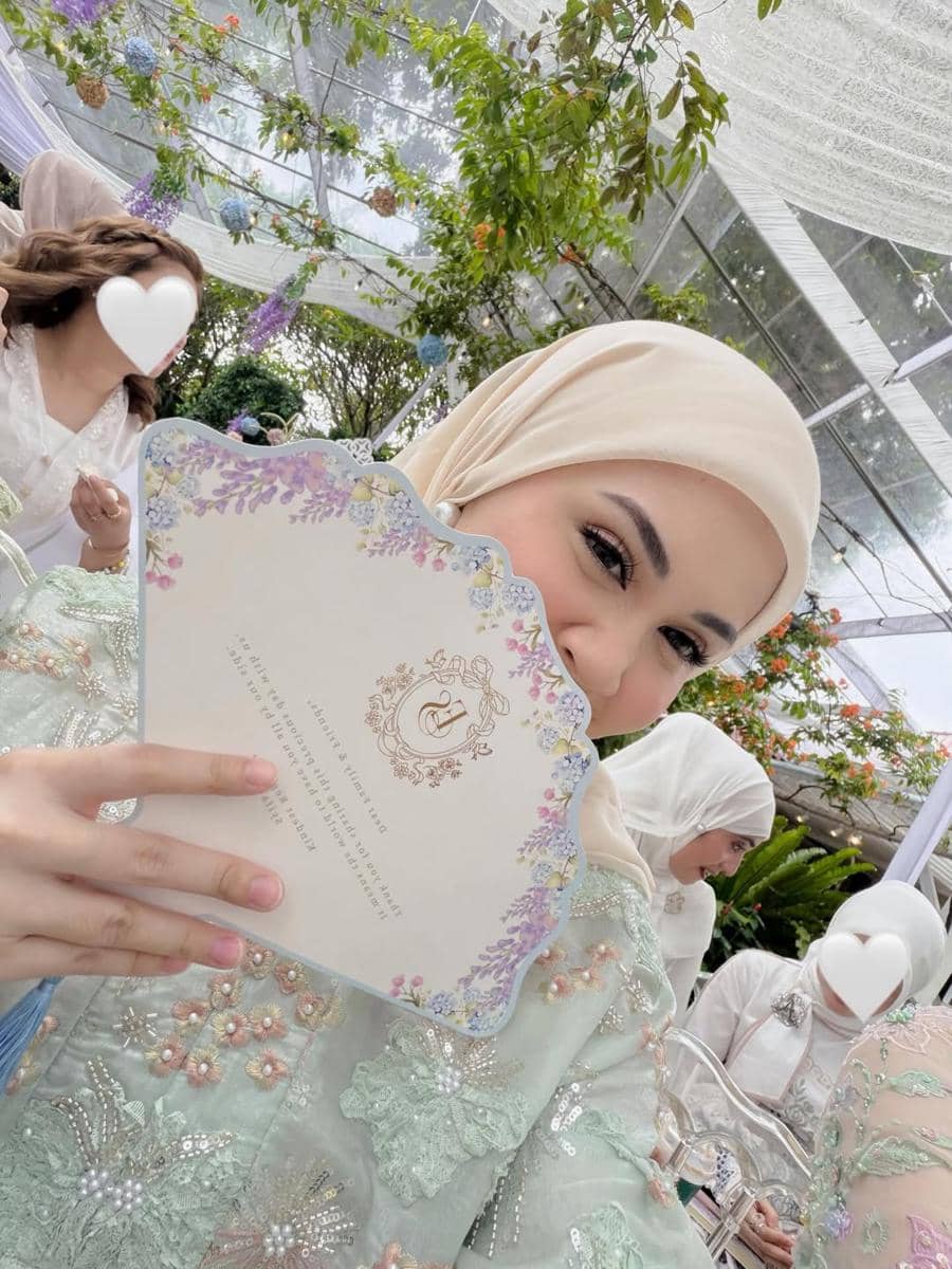 Kesha Ratuliu di acara siraman Syifa Hadju