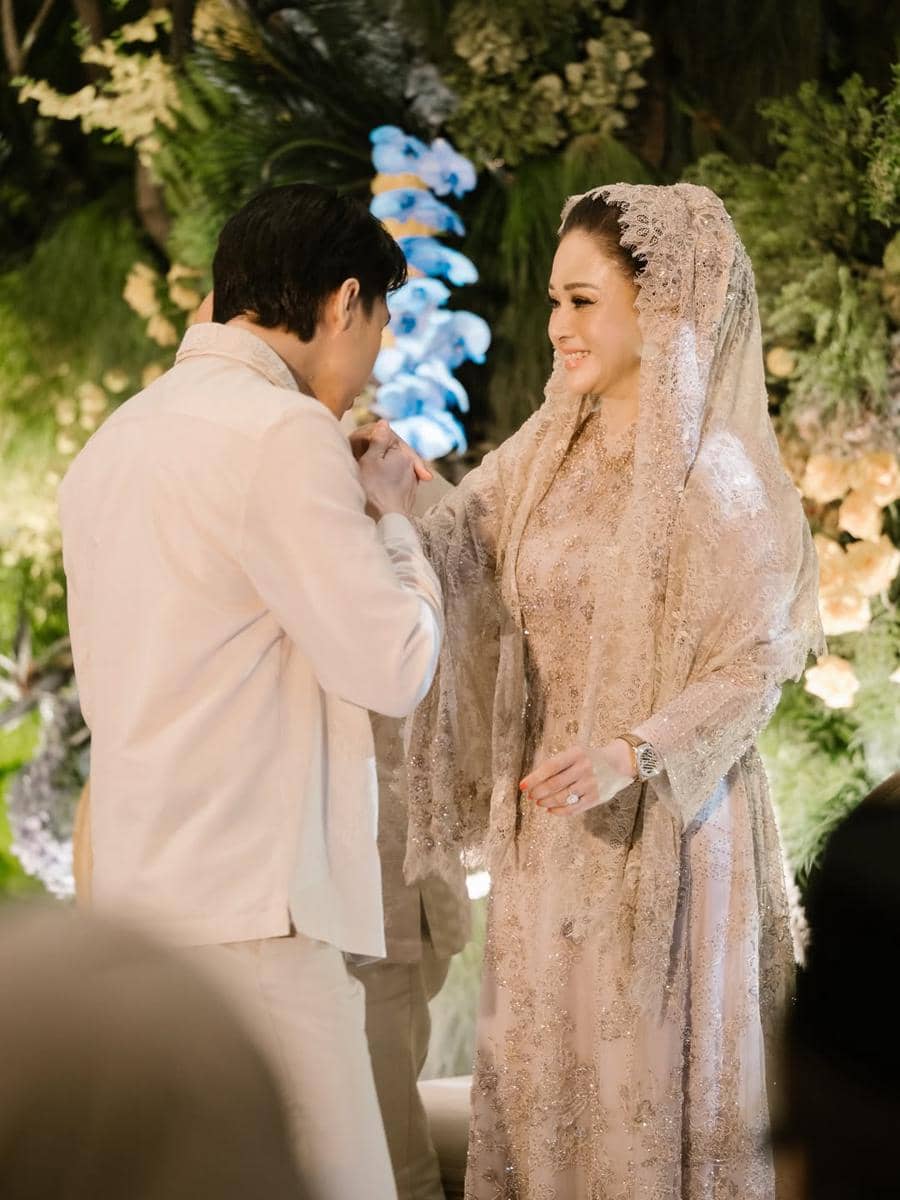 Maia Estianty di acara pengajian jelang pernikahan El Rumi