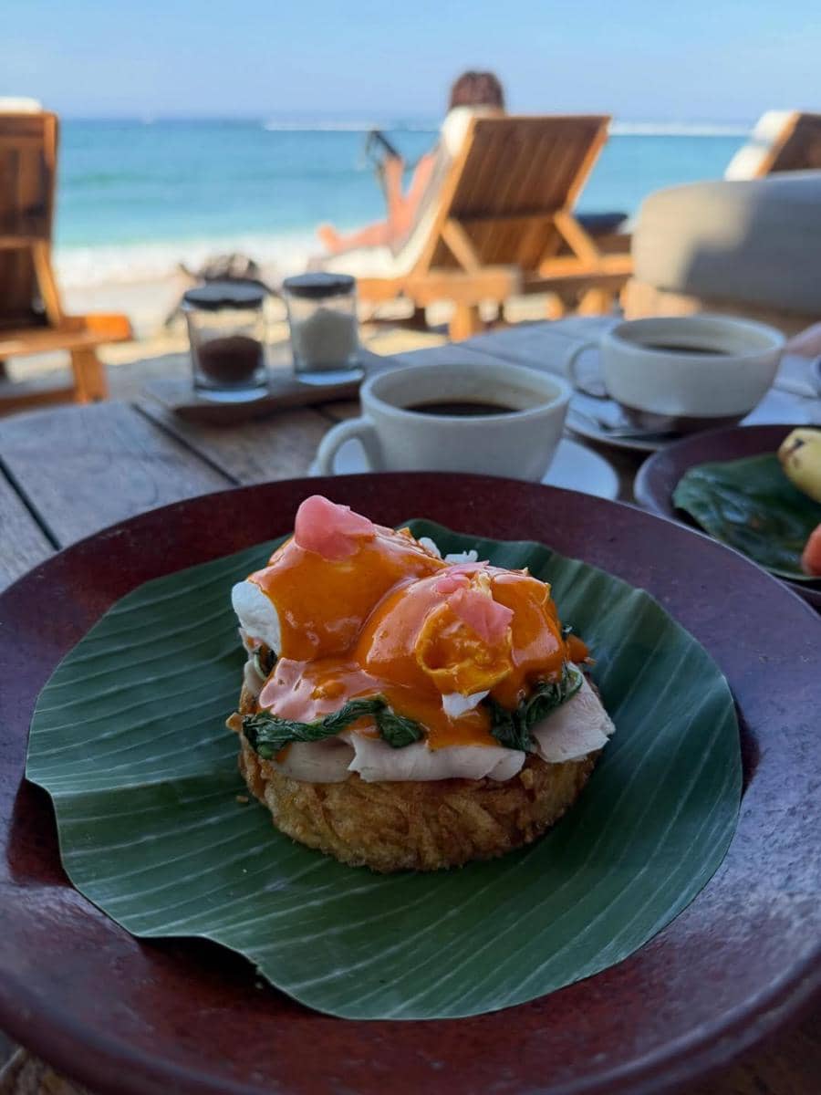 Farida Nurhan menikmati liburan di Gili Trawangan