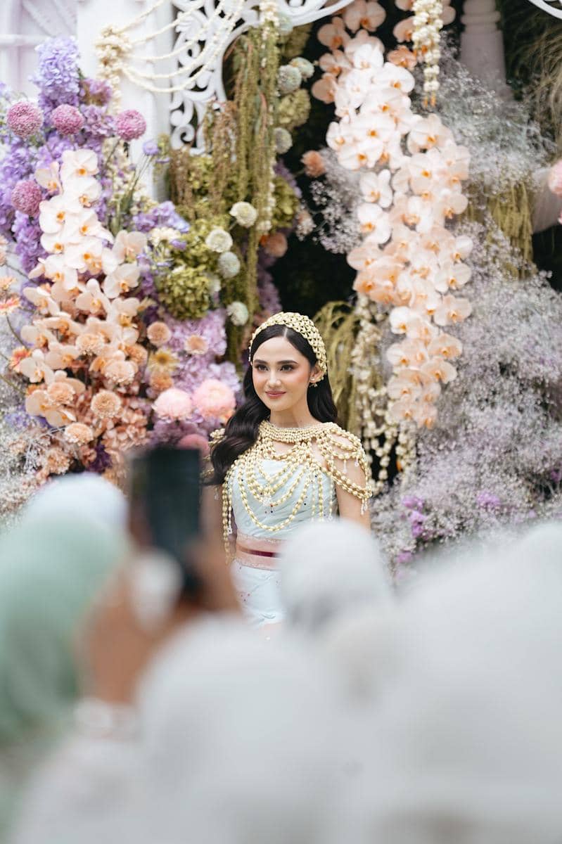 Koleksi Berlian Mewah Syifa Hadju di Rangkaian Acara Pra-Nikah