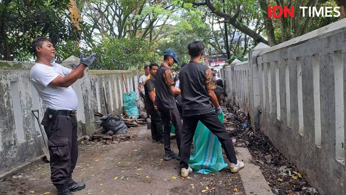 Dedi Mulyadi Tata Monju, 6 Truk Sampah Diangkut ke TPA Sarimukti