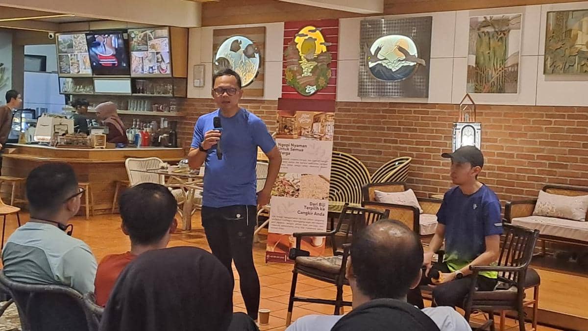 Wakil Menteri Dalam Negeri (Wamendagri) Bima Arya Sugiarto bertemu dengan anggota Himpunan Pengusaha Muda Indonesia (HIPMI) Kota Bandung