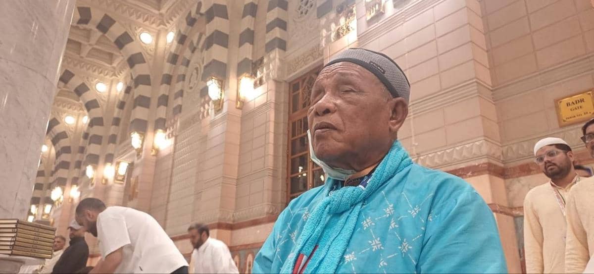 Mata Tak Lagi Melihat, Ikhtiar Mbah Sarjo Menuntunnya ke Tanah Suci