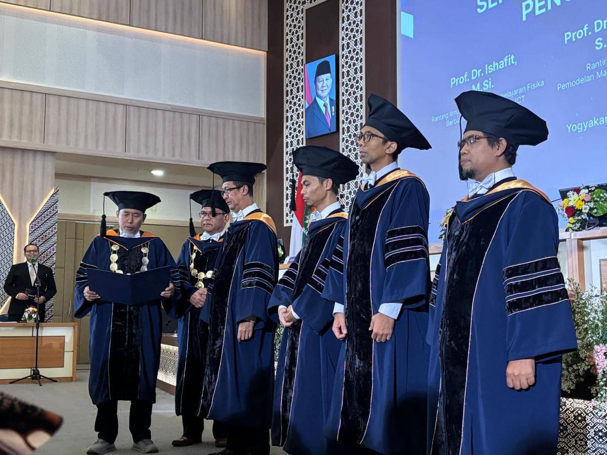 UAD Kembali Kukuhkan 4 Guru Besar, Kini Punya 50 Profesor