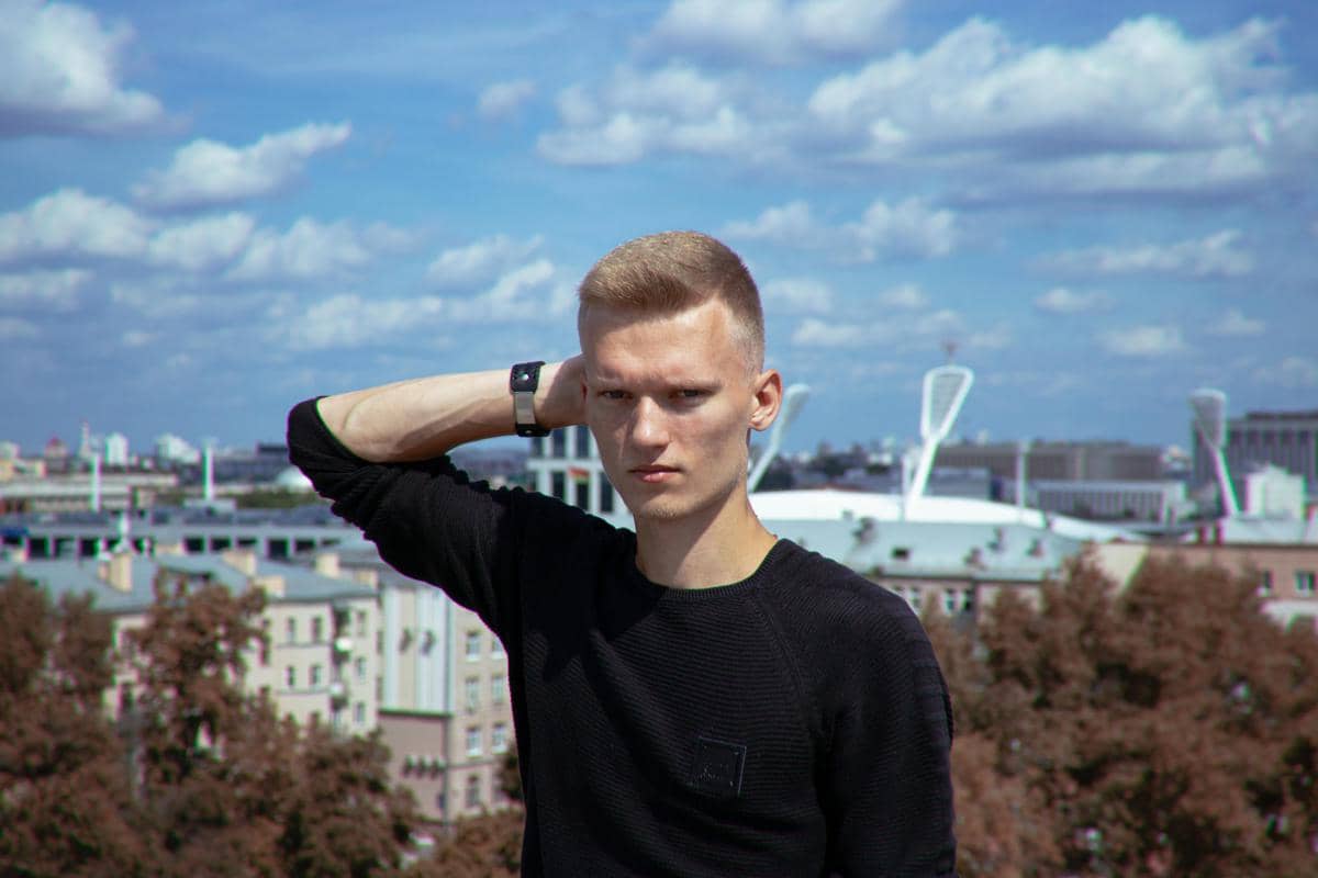 Contoh berpakaian terlalu ketat untuk cowok kurus