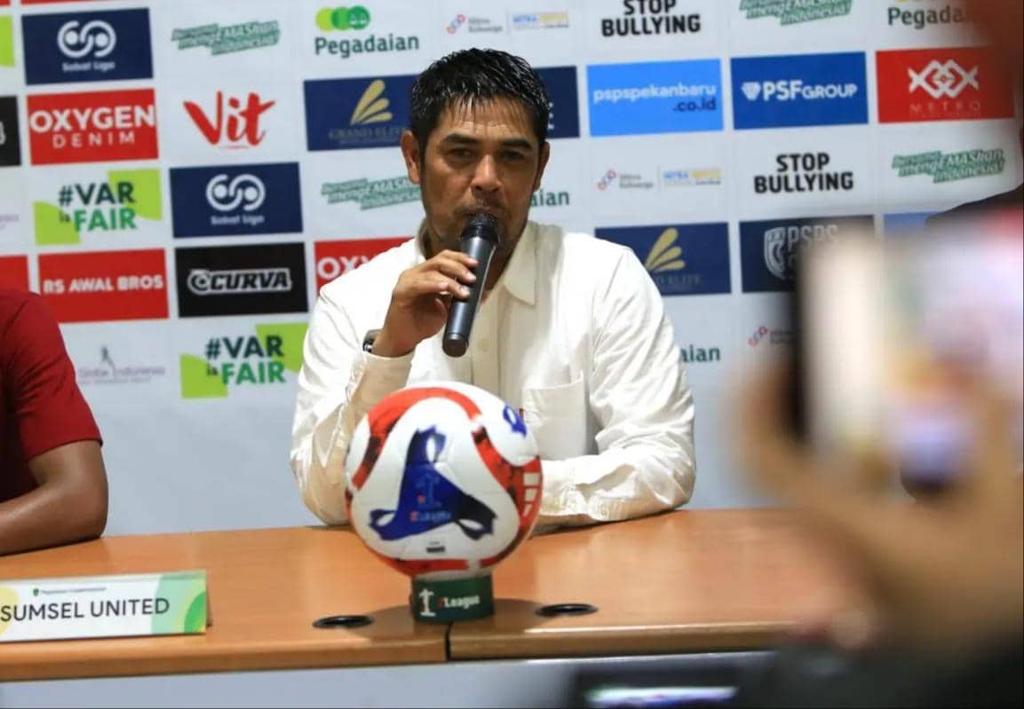 Pelatih Sumsel United Nil Maizar