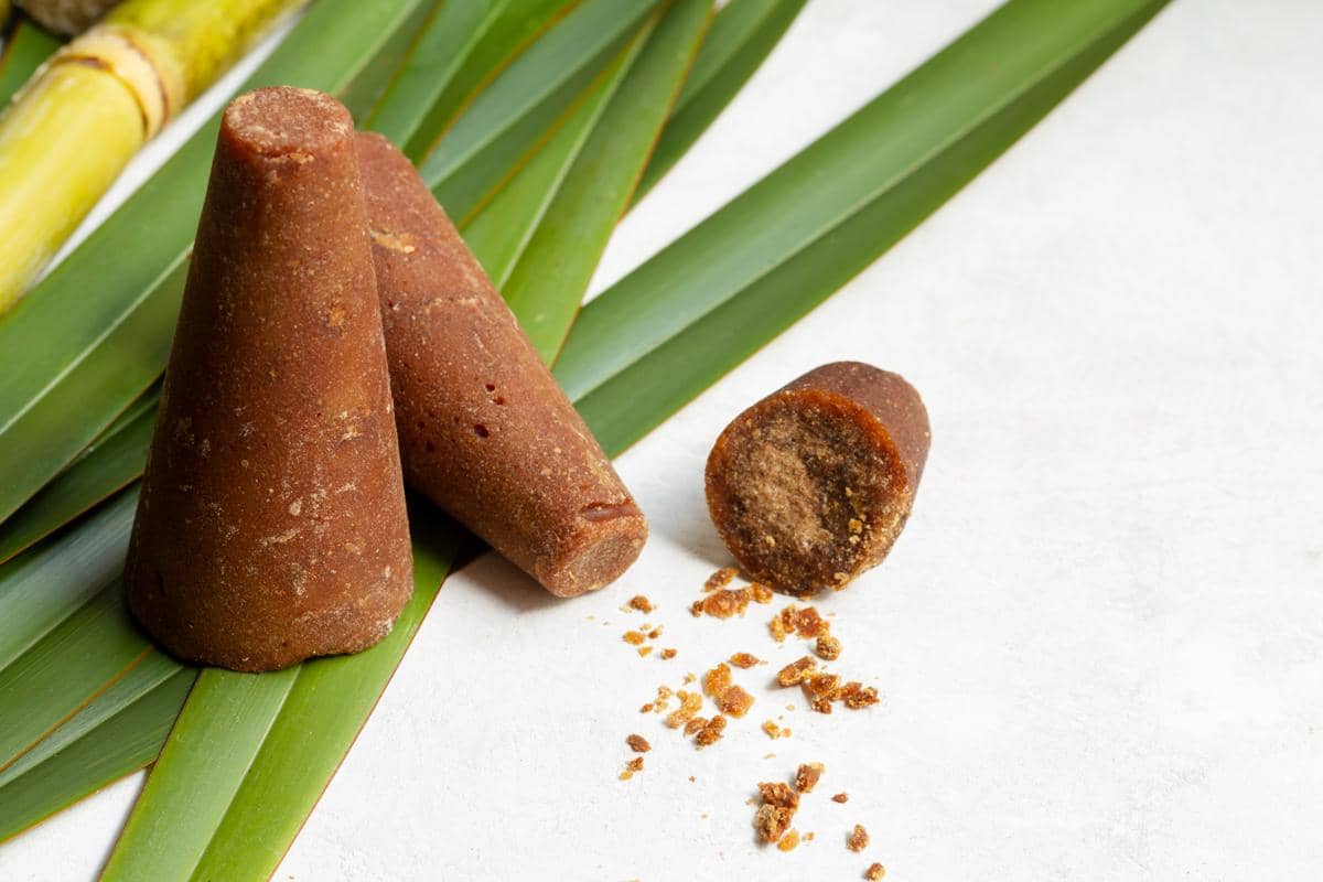 5 Perbedaan Penggunaan Gula Pasir dan Merah dalam Masakan, Jangan Salah Pakai!
