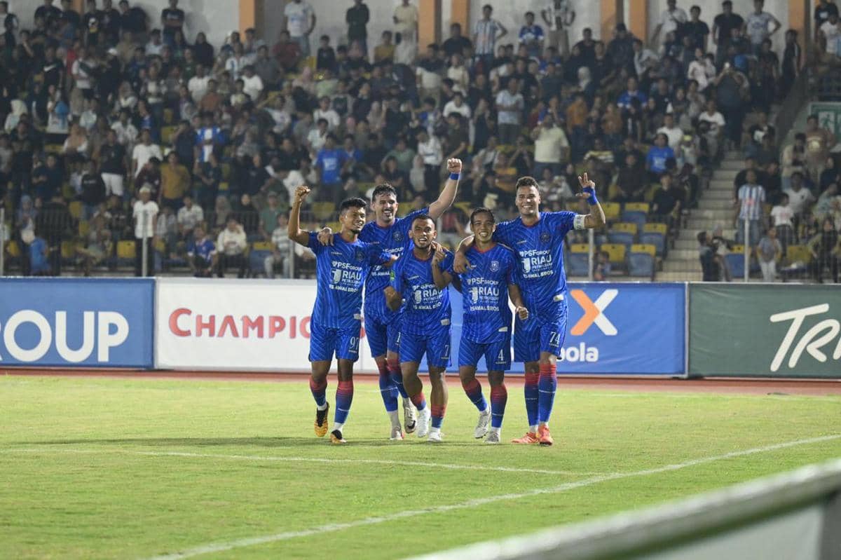 PSPS Bungkam Sumsel United 2-0, Target Aji Santoso Tercapai