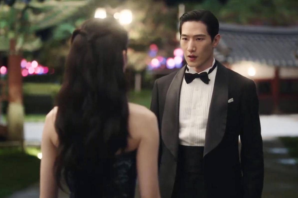 Min Jung Woo (Noh Sang Hyun) dan Yoon Yi Rang (Gong Seung Yeon) dalam drakor Perfect Crown 