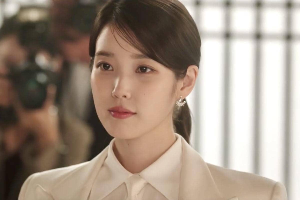 Seong Hui Ju (IU) dalam drakor Perfect Crown 