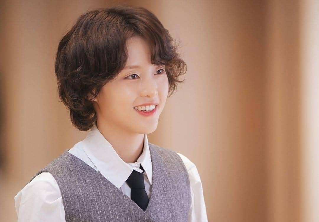 Lee Yeon di drama Perfect Crown