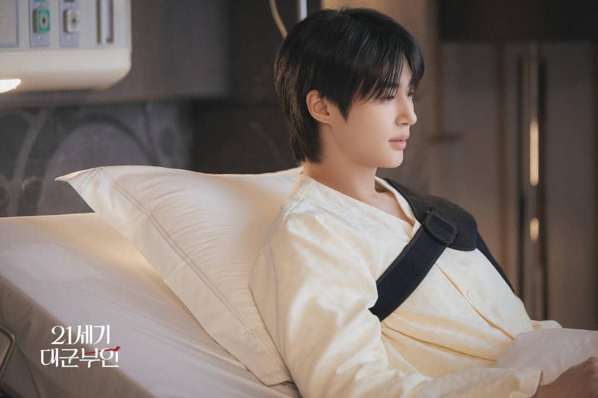 Cuplikan drama Korea Perfect Crown