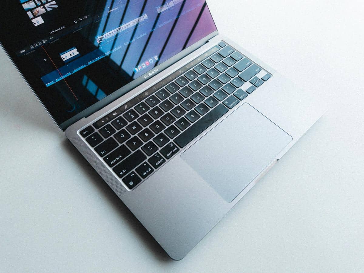 5 Konfigurasi Trackpad MacBook Terbaik, Bikin Kerja Lebih Cepat!