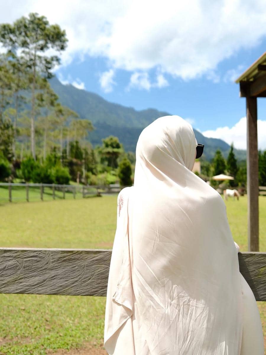 Larissa Chou berlibur bersama anak di Bedugul, Bali