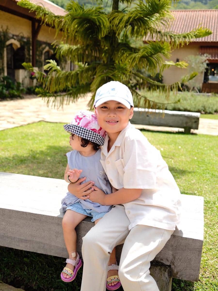 Larissa Chou berlibur bersama anak di Bedugul, Bali