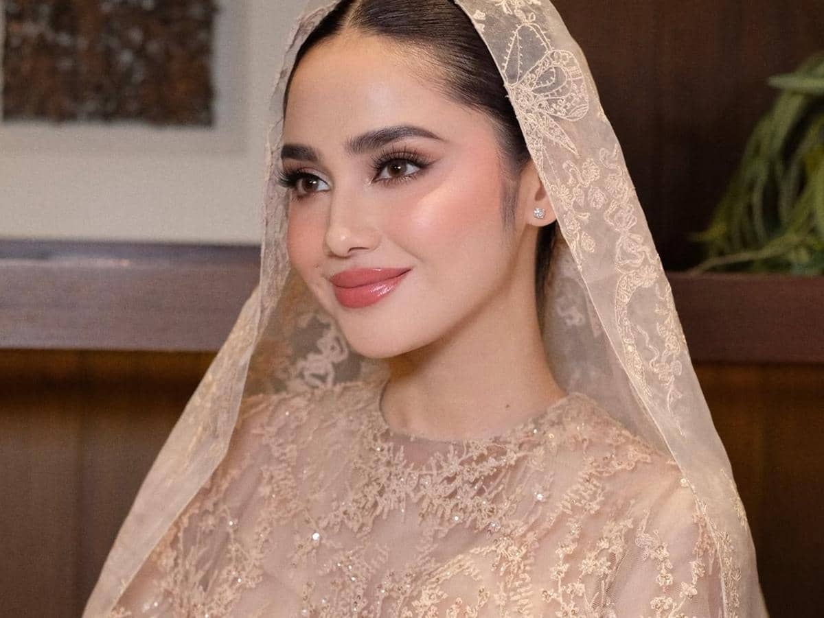 Detail makeup Syifa Hadju