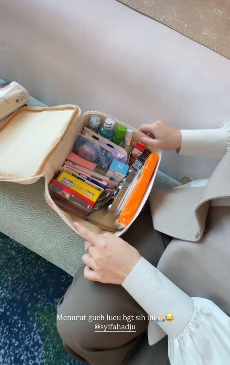 Isi Bridesmaid Kit Akad-Resepsi Syifa Hadju (instagram.com/kesharatuliu05)