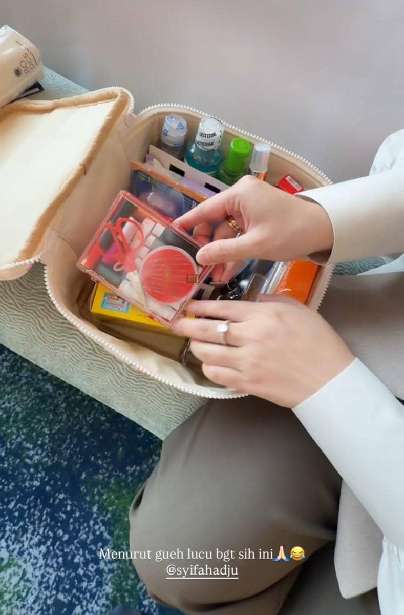 Isi Bridesmaid Kit Akad-Resepsi Syifa Hadju (instagram.com/kesharatuliu05)