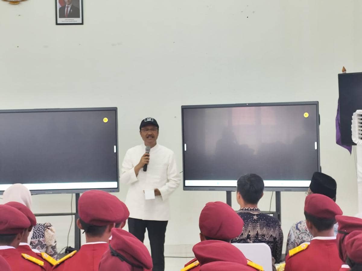 Heboh! Anggaran Sepatu Sekolah Kemensos Capai Rp27,5 Miliar