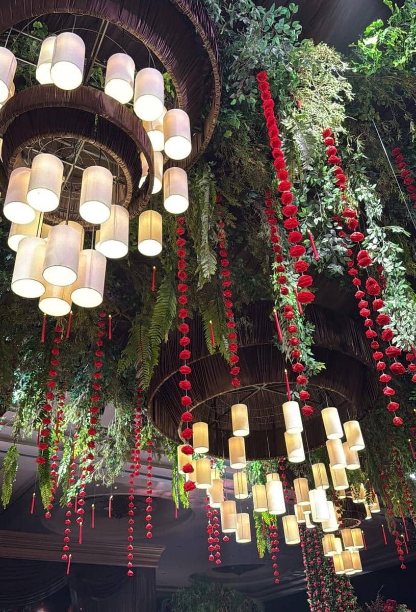 Dekorasi pernikahan El Rumi dan Syifa Hadju