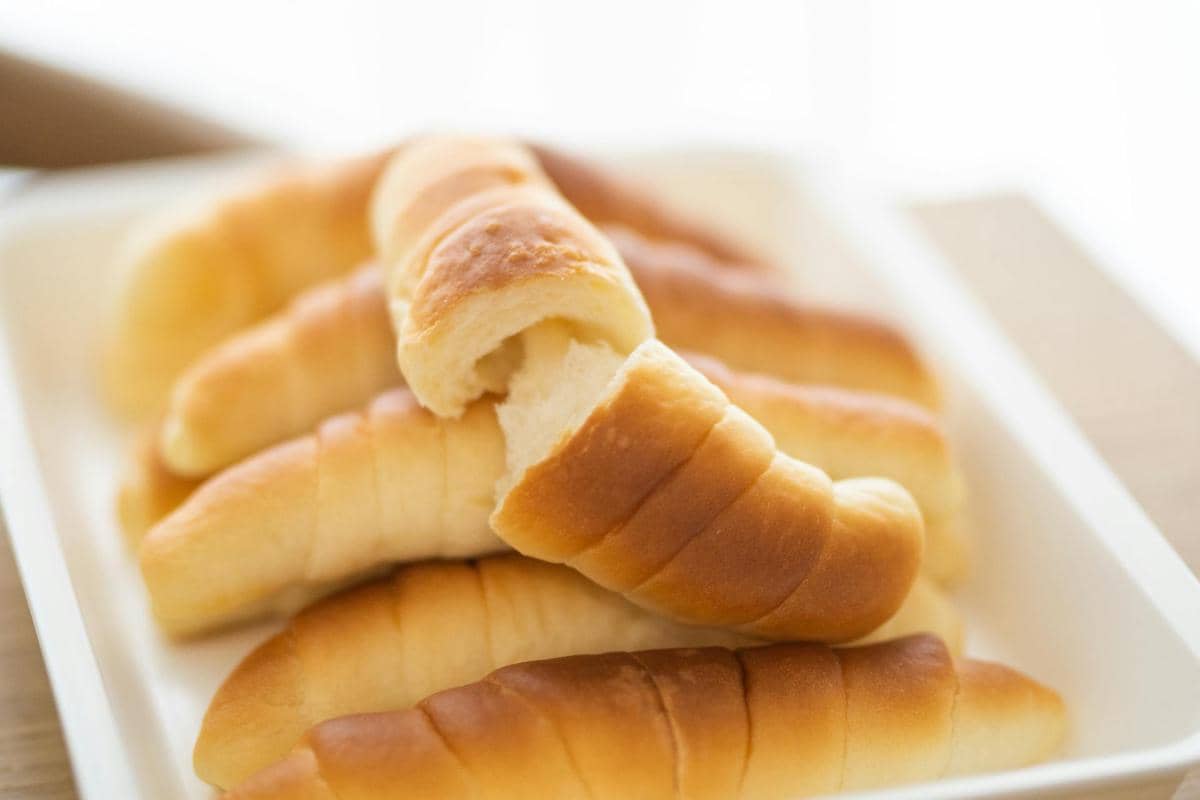 ilustrasi salt bread garlic butter