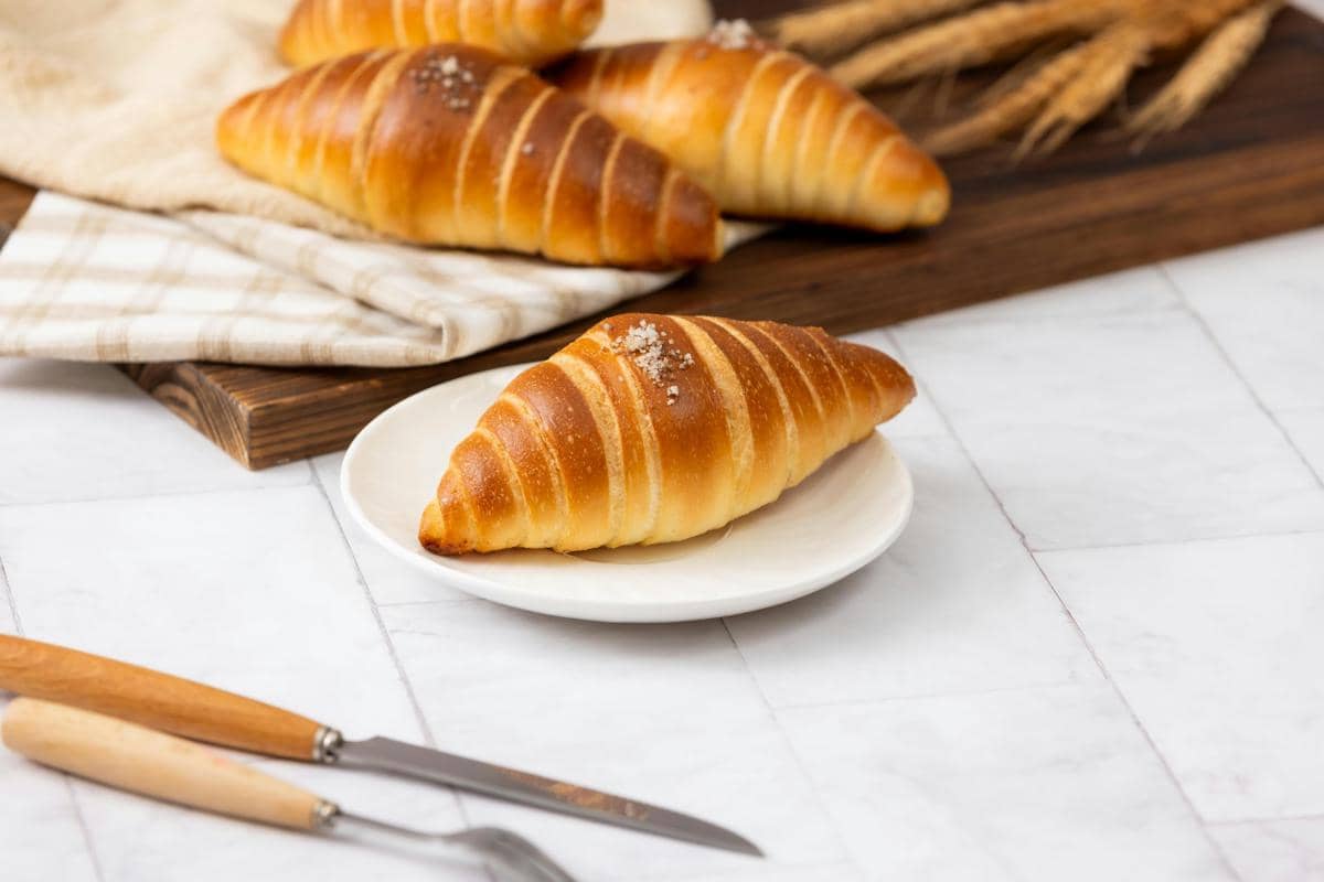 Resep Garlic Salt Bread ala Bakery yang Empuk dan Gurih