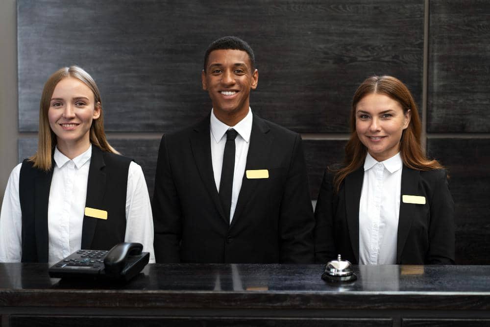 5 MBTI Extrovert Cocok Berkarier sebagai Front Office Staff di Hotel