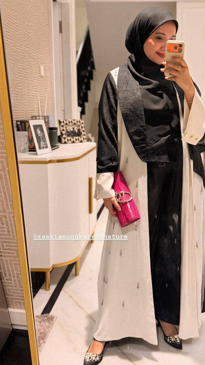 gaya artis di resepsi pernikahan El Rumi dan Syifa Hadju